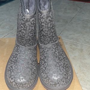 UGG CLASSIC II